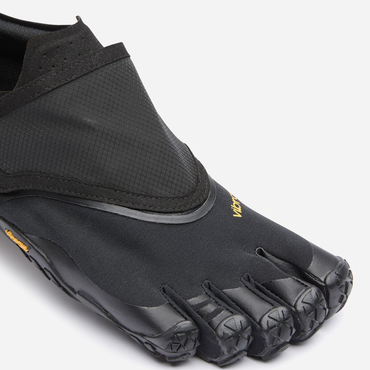 25M7501_New20V-Trail-Wing_Final20Name20Tbd_Total20Black_03-3.jpg