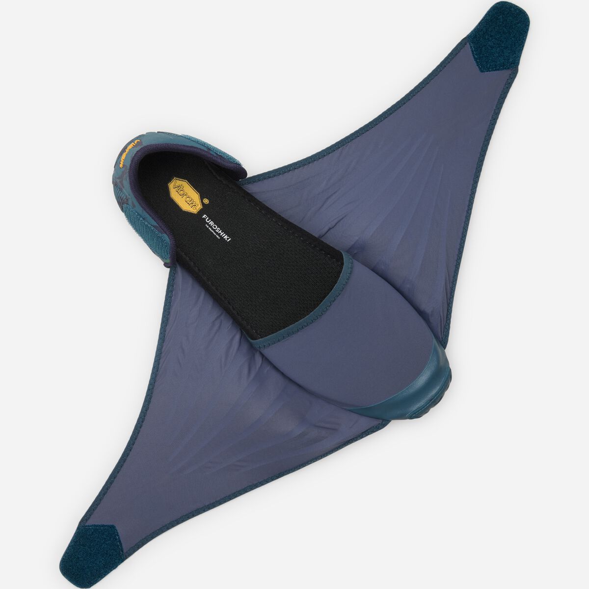Furoshiki20Original_25MAD02_Blue_Light_Green_03-1.jpg